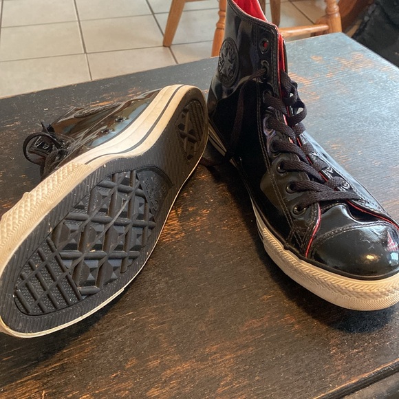 Men’s 11.5 converse. Worn only twice. - Picture 5 of 5